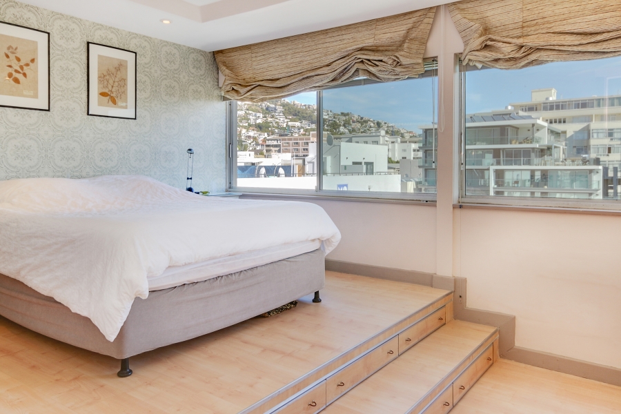 2 Bedroom Property for Sale in Sea Point Western Cape